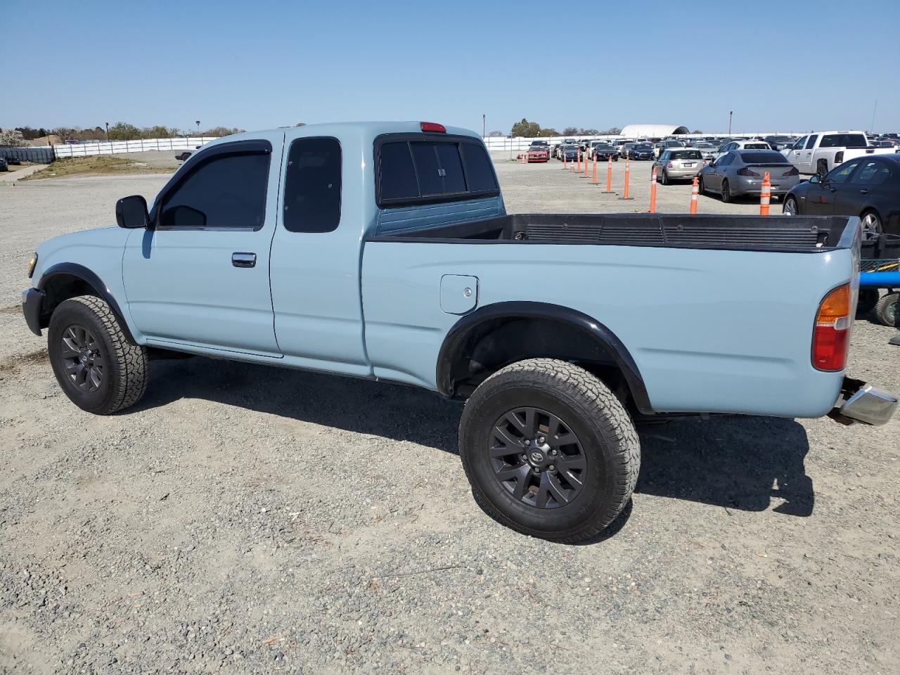 2000 Toyota Tacoma - Image 2