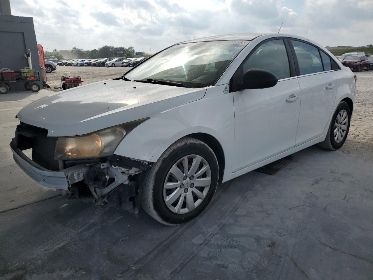 2011 Chevrolet Cruze - Image 1