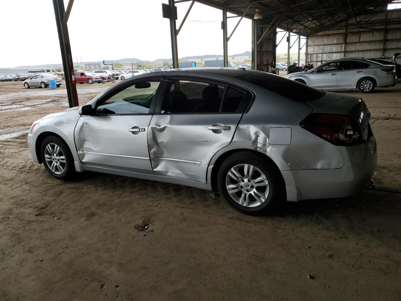 2010 Nissan Altima - Image 2