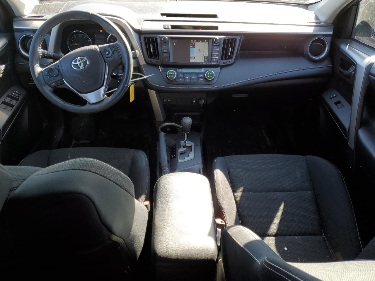 2016 Toyota RAV 4 - Image 8