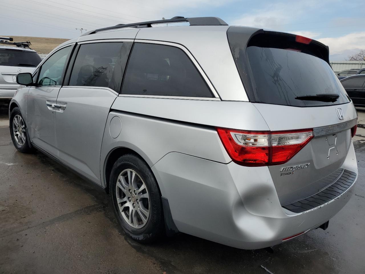 2011 Honda Odyssey - Image 2
