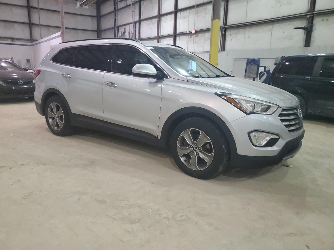 2015 Hyundai Santa Fe - Image 4