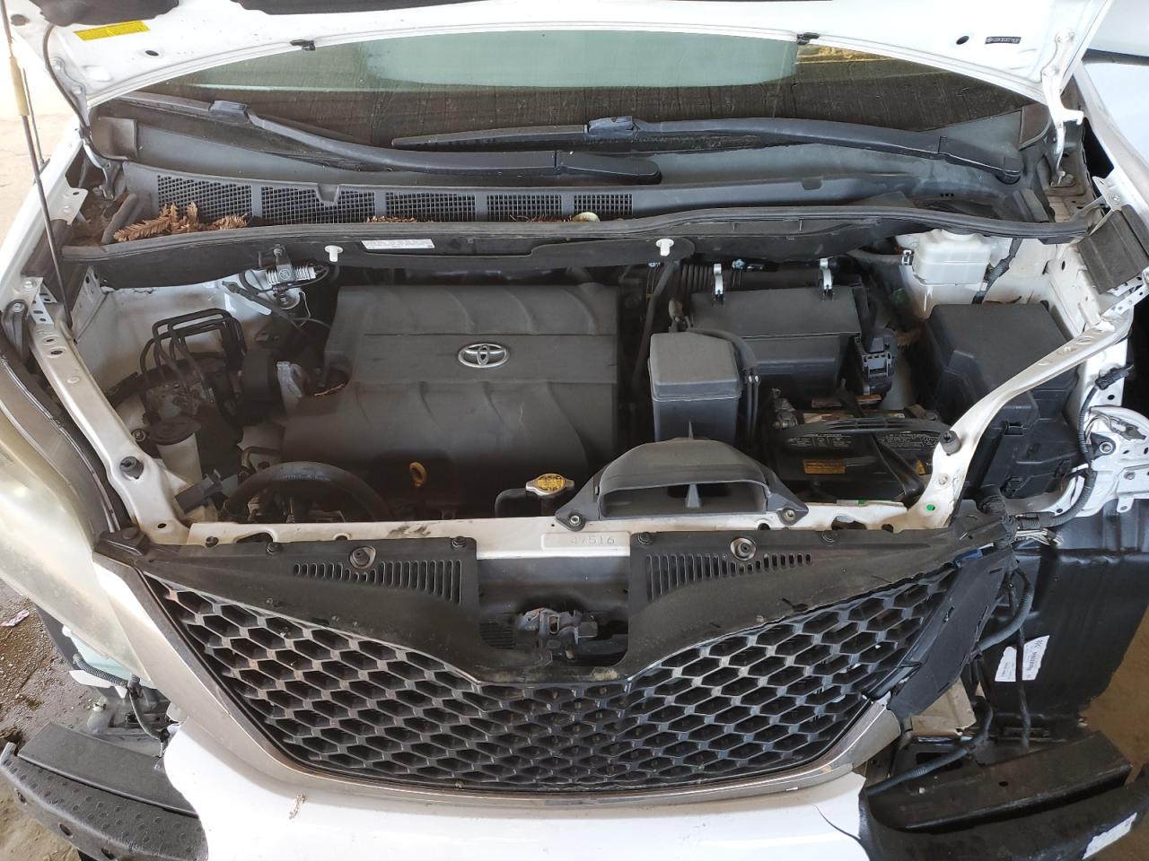 2012 Toyota Sienna - Image 12
