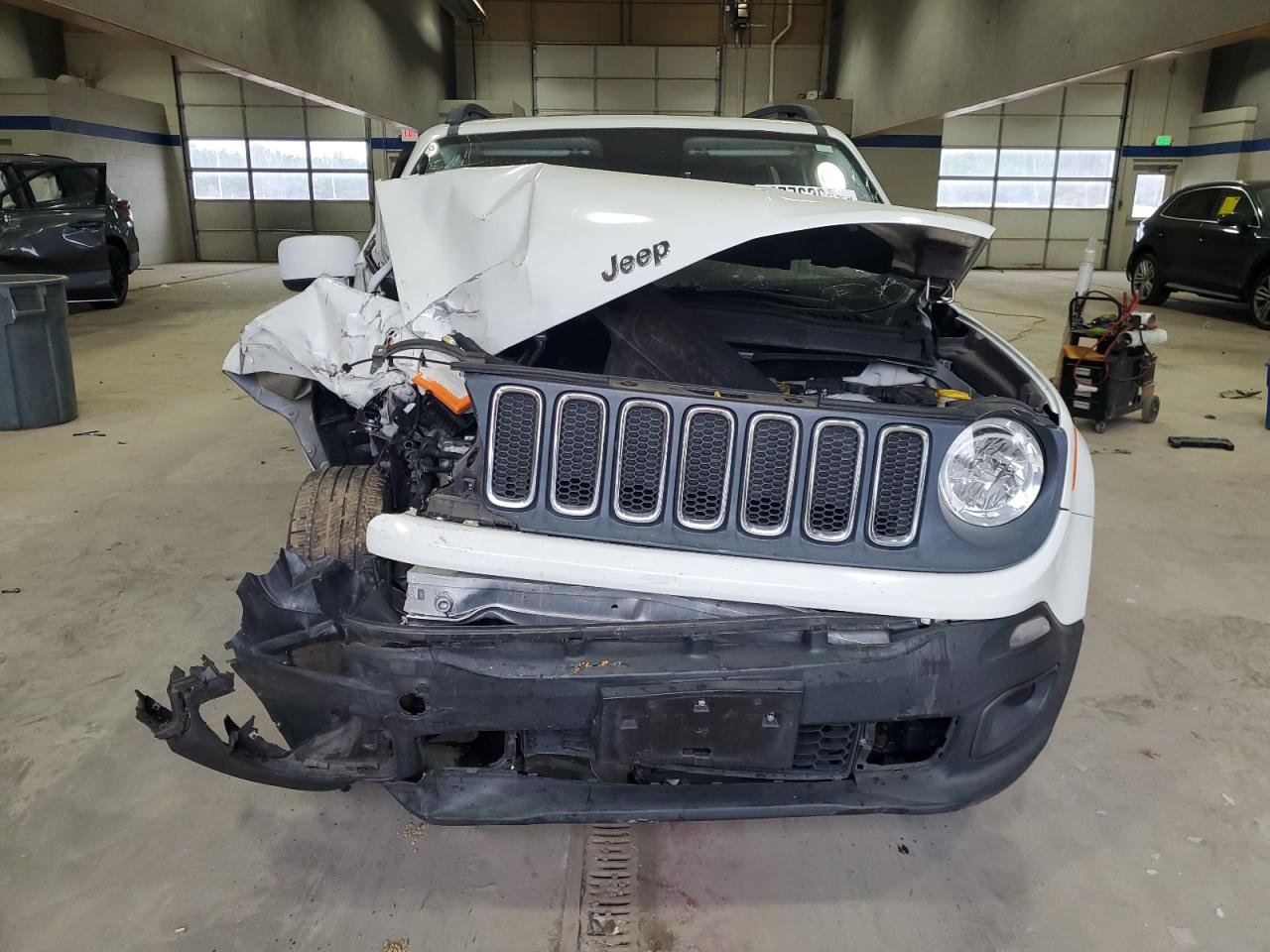 2015 Jeep Renegade - Image 5