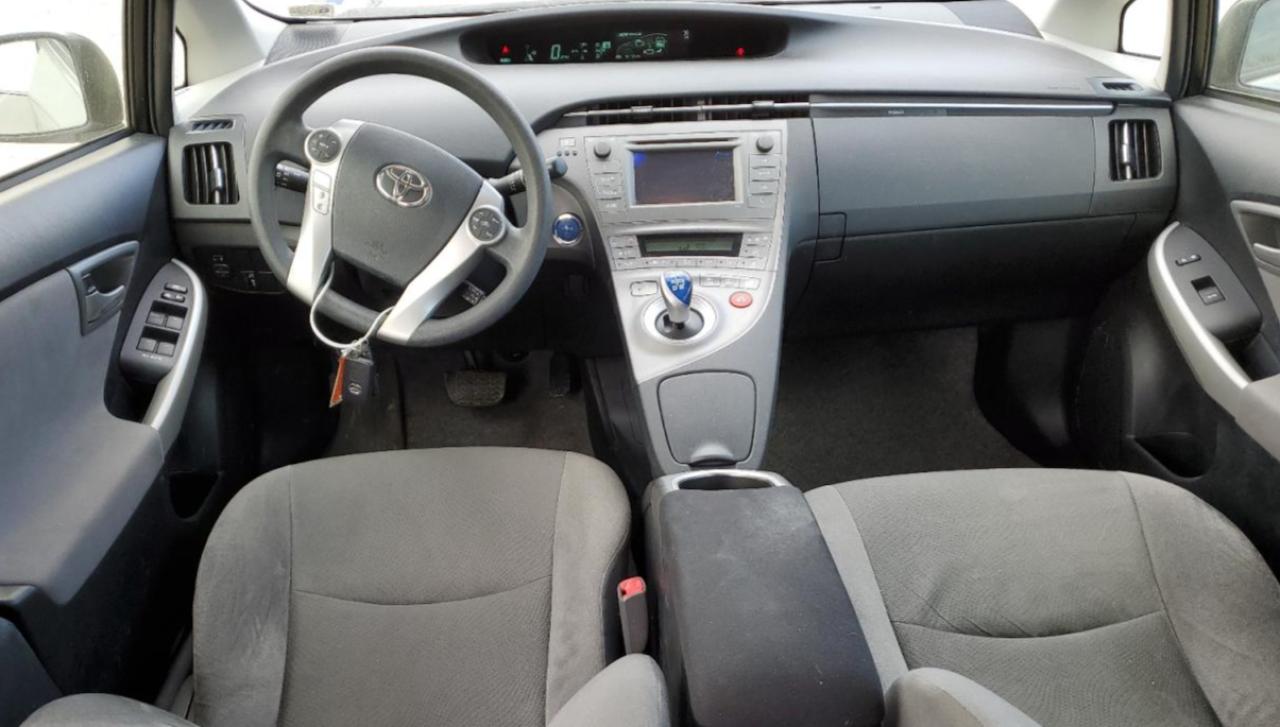 2012 Toyota Prius - Image 8