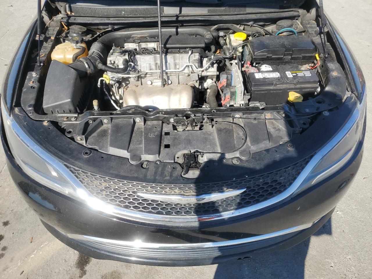 2016 Chrysler 200 - Image 11