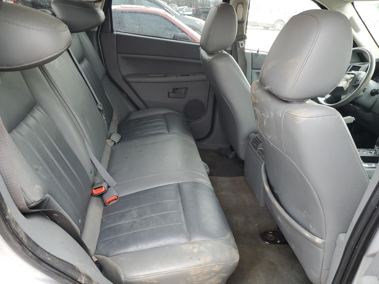 2007 Jeep Grand Cherokee - Image 11