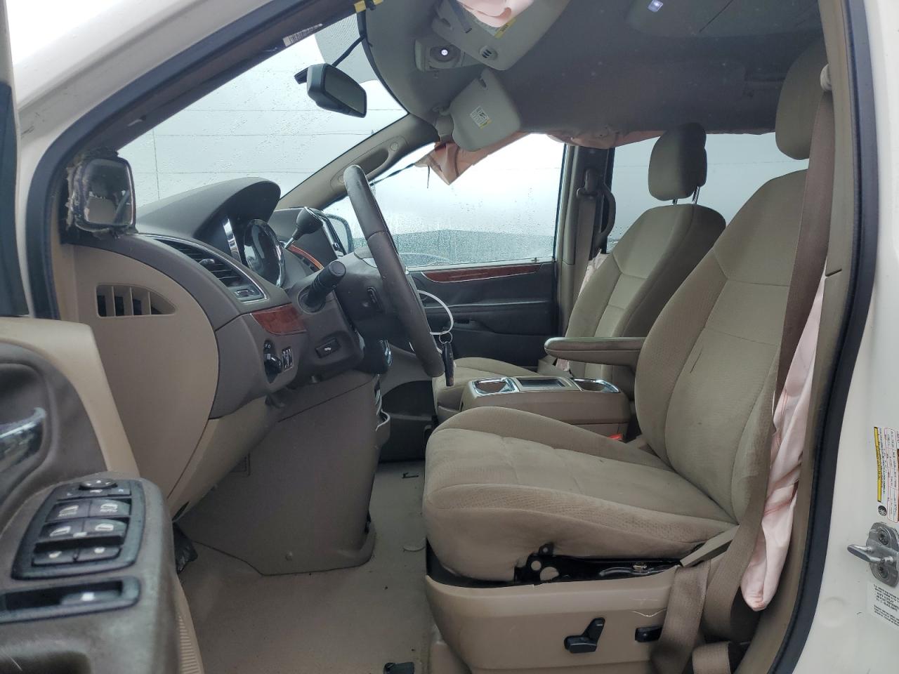 2012 Chrysler Town & Country - Image 7