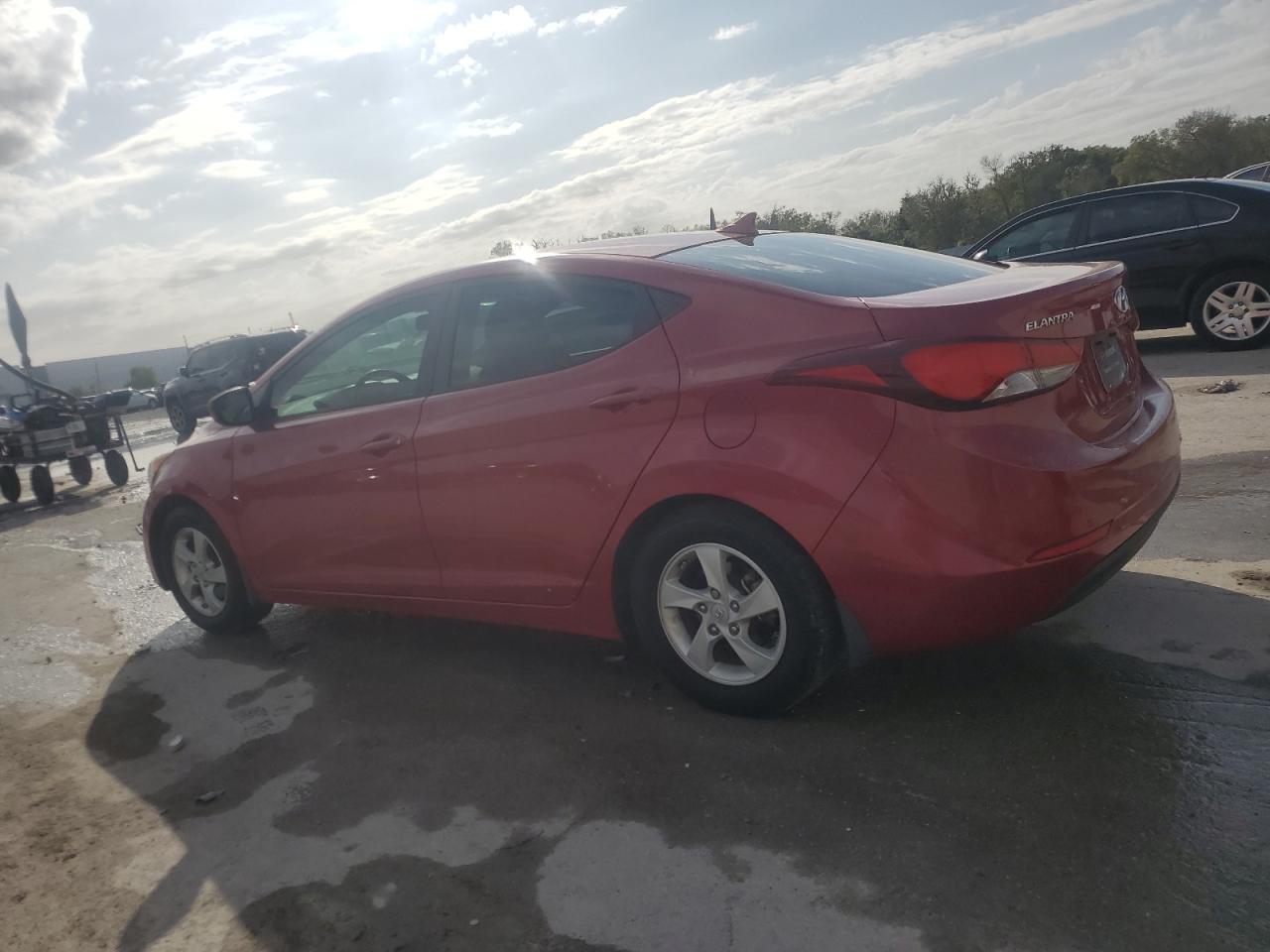 2014 Hyundai Elantra - Image 2