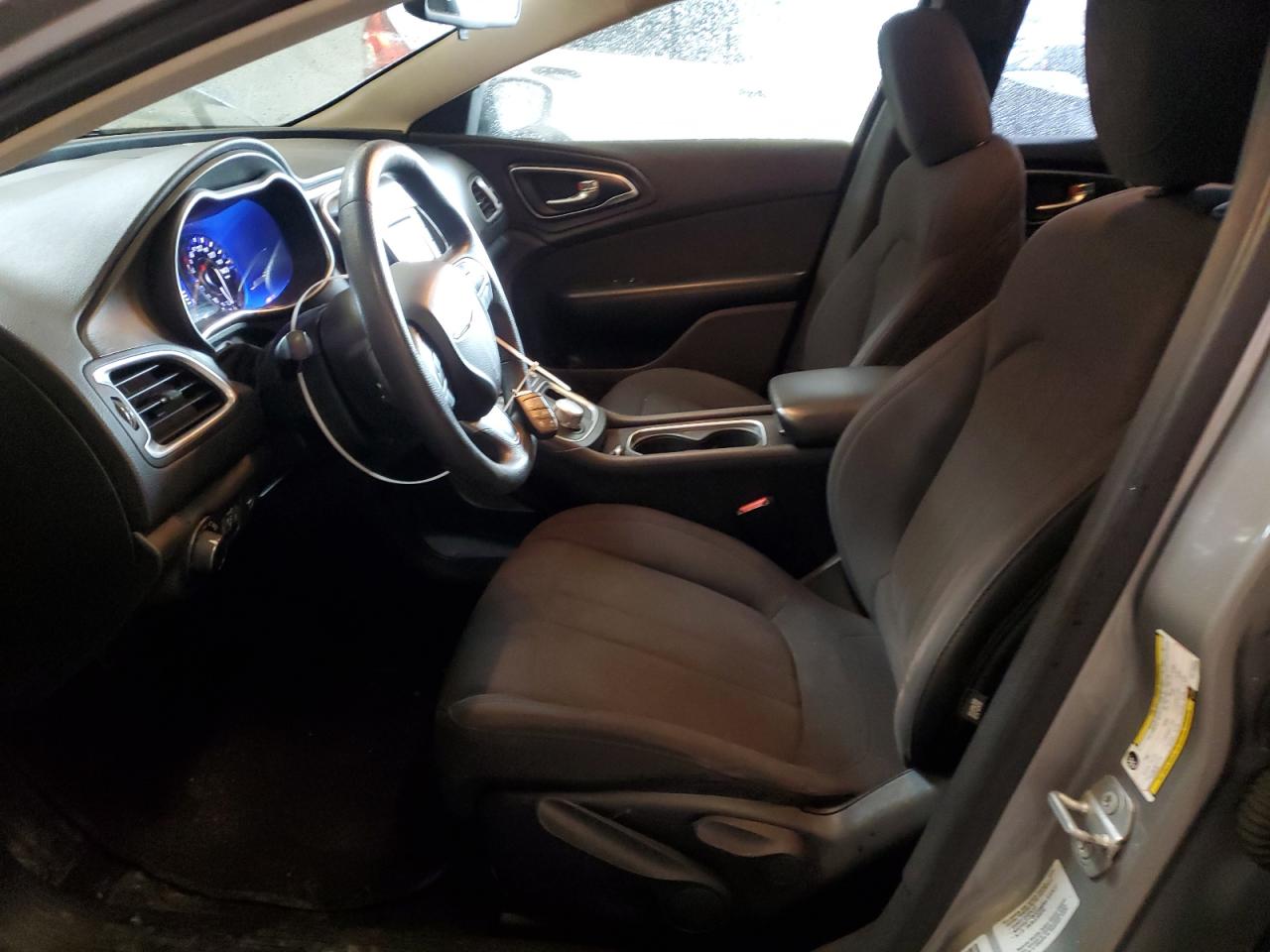 2016 Chrysler 200 - Image 7