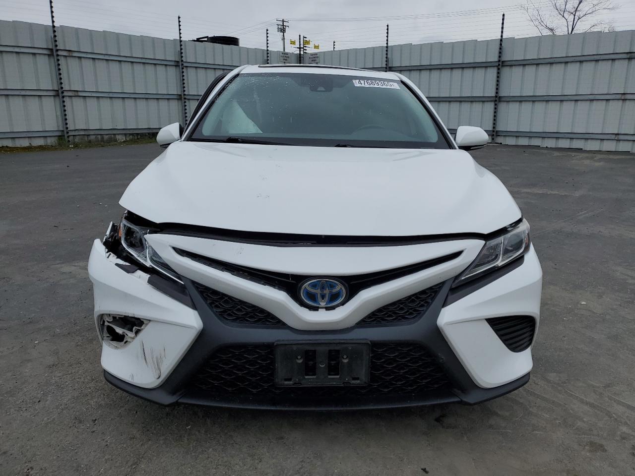 2019 Toyota Camry - Image 5