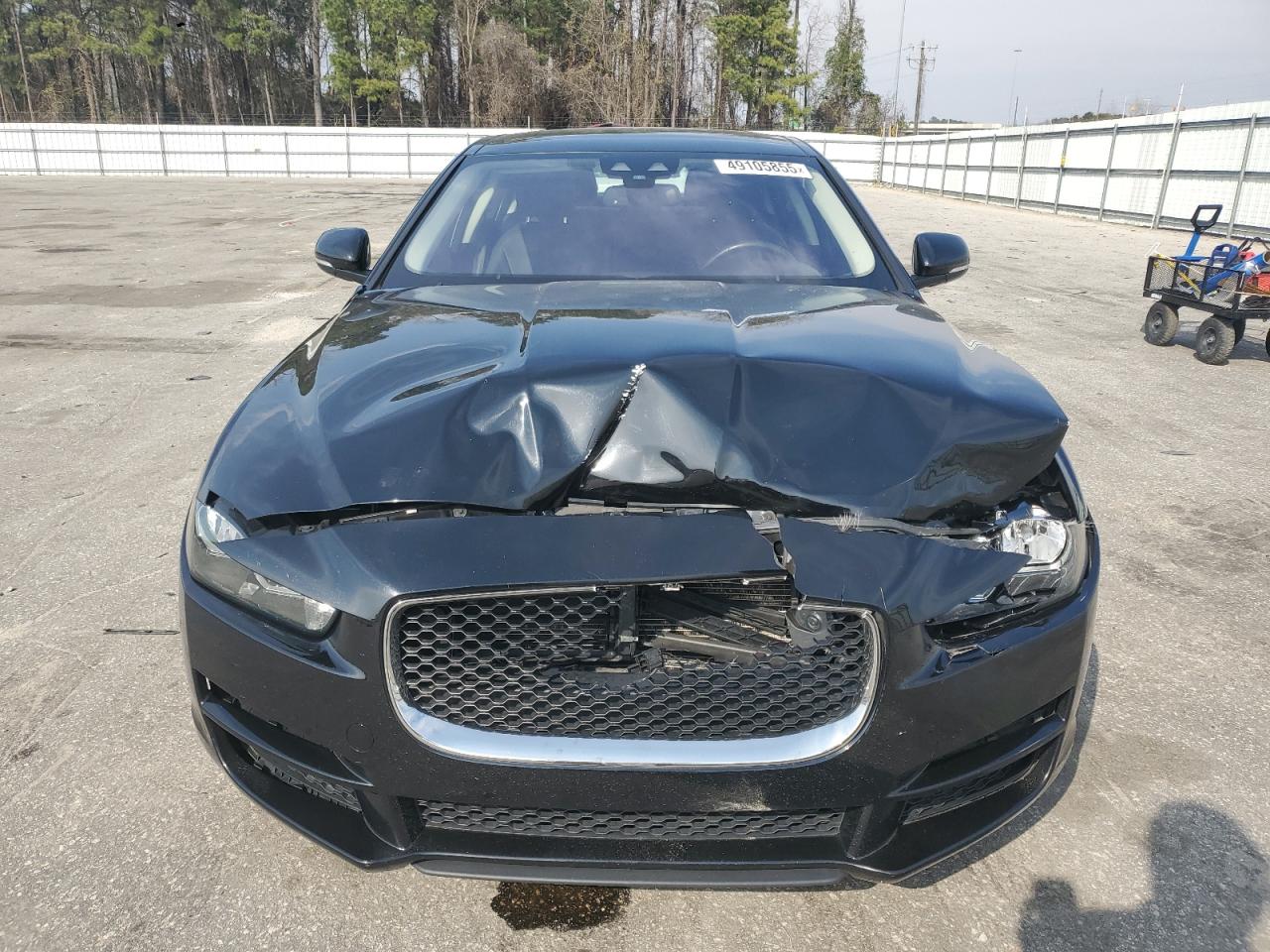 2017 Jaguar XE - Image 5