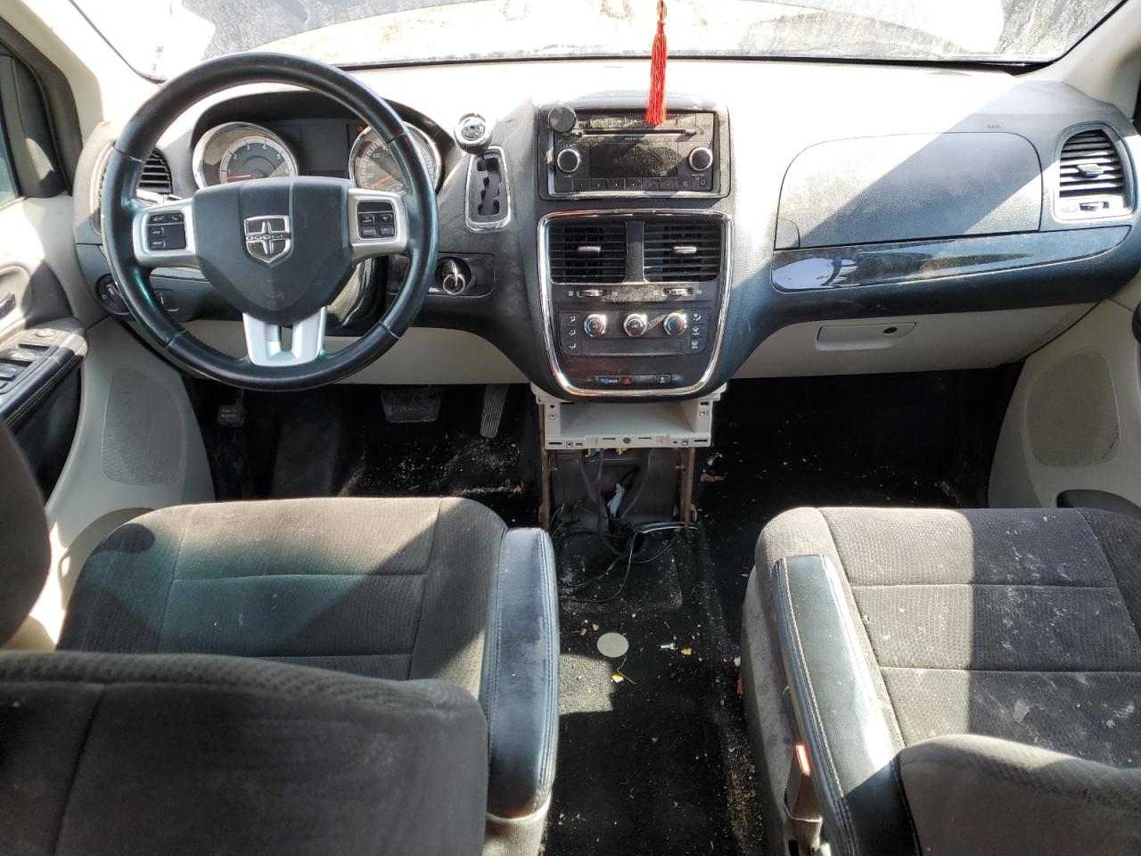 2012 Dodge Caravan - Image 8