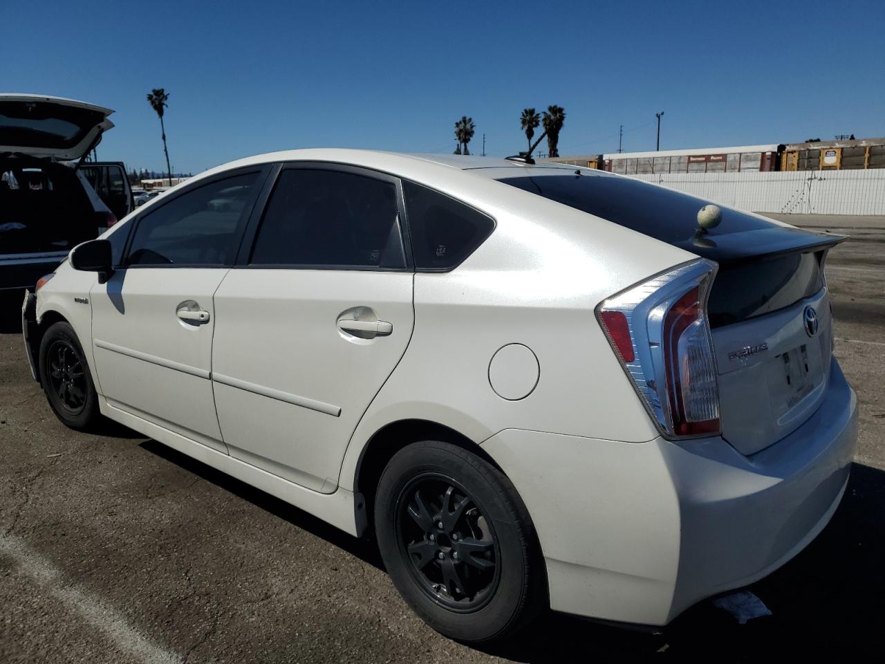 2015 Toyota Prius - Image 2