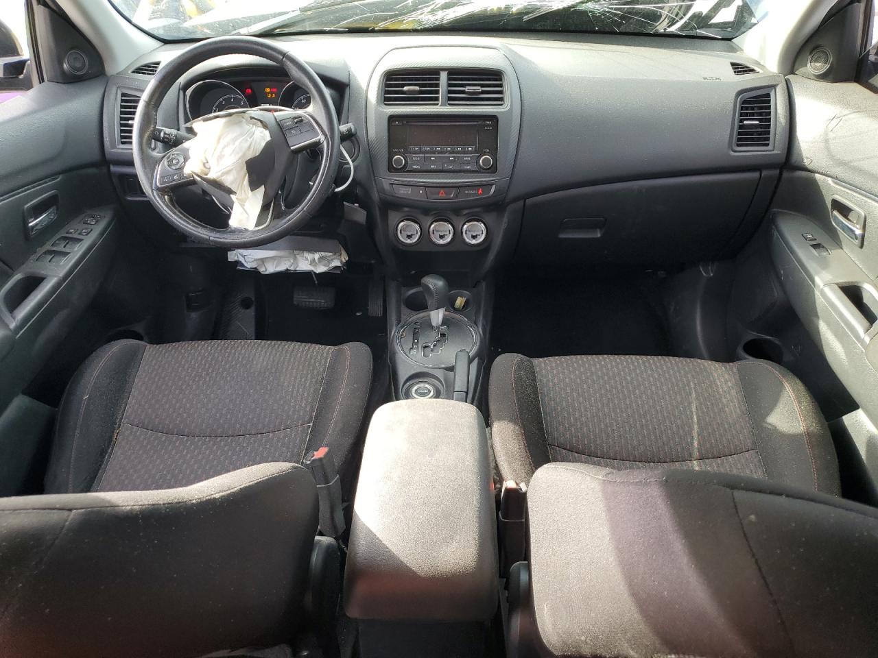 2017 Mitsubishi Outlander - Image 8