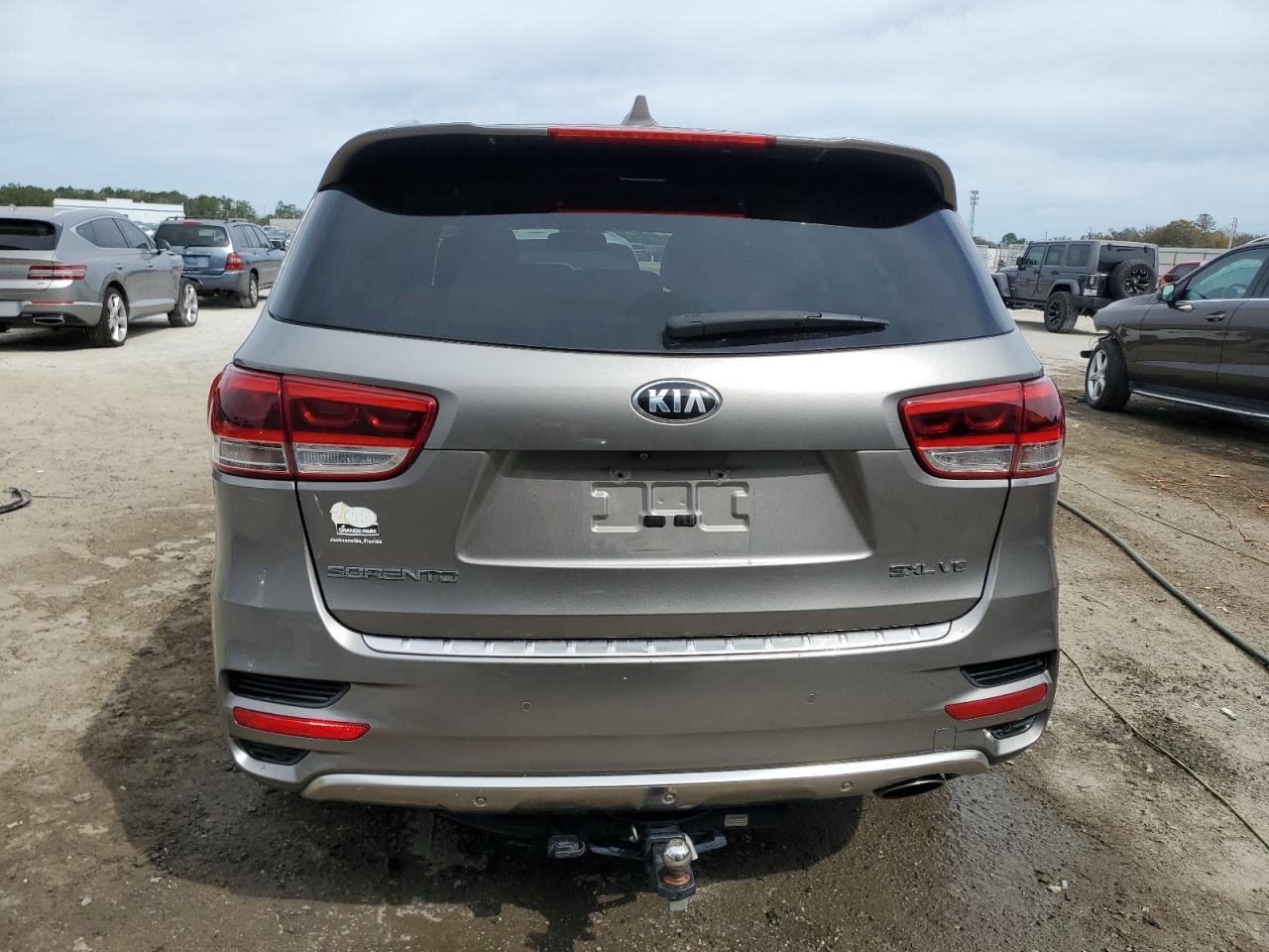 2016 Kia Sorento - Image 6