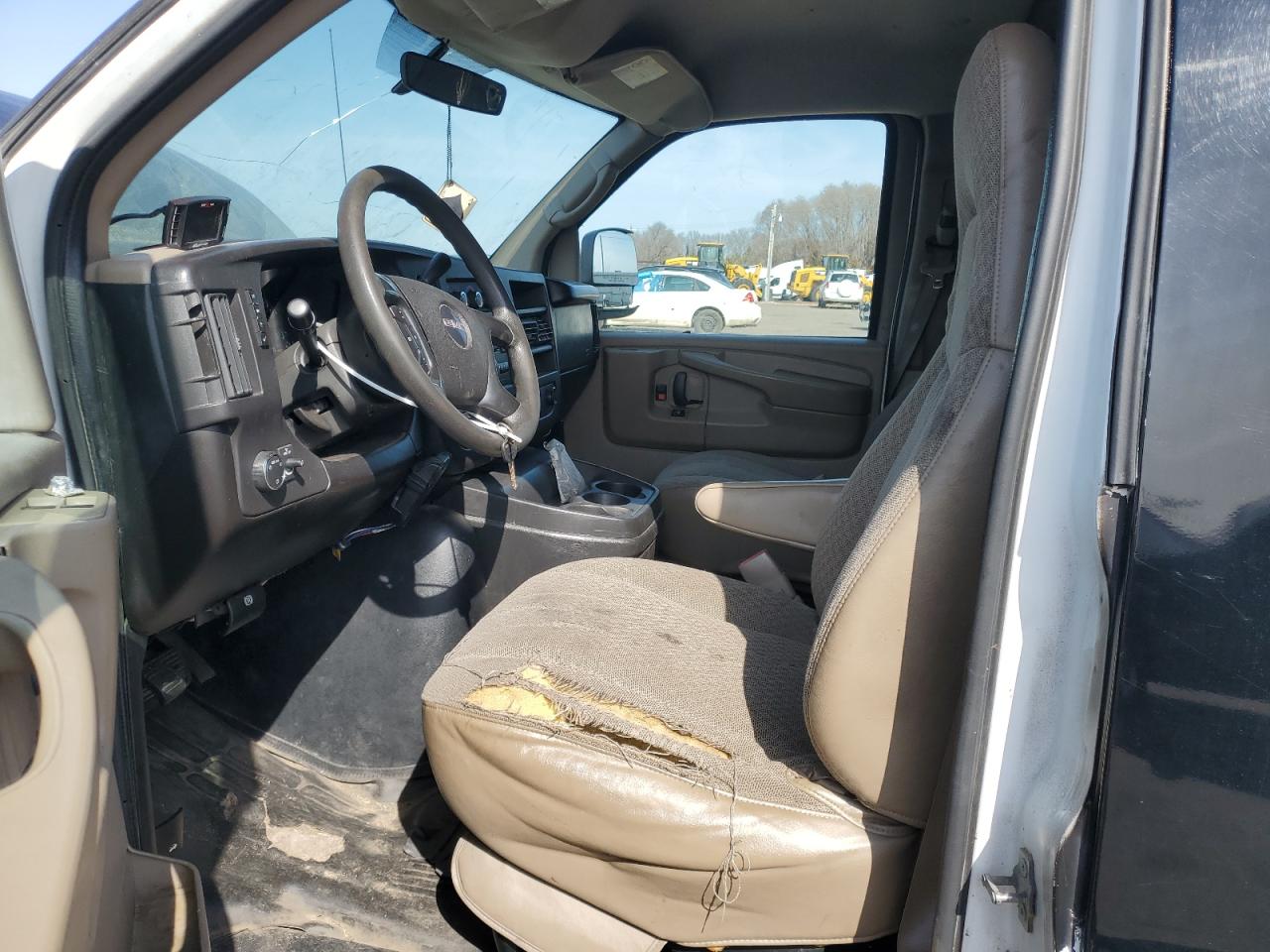 2008 GMC Savana - Image 7
