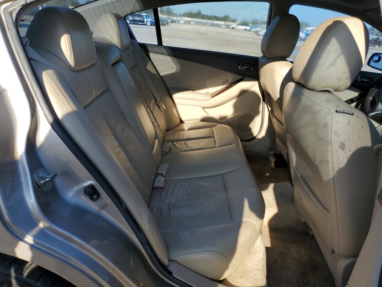 2011 Nissan Altima - Image 10