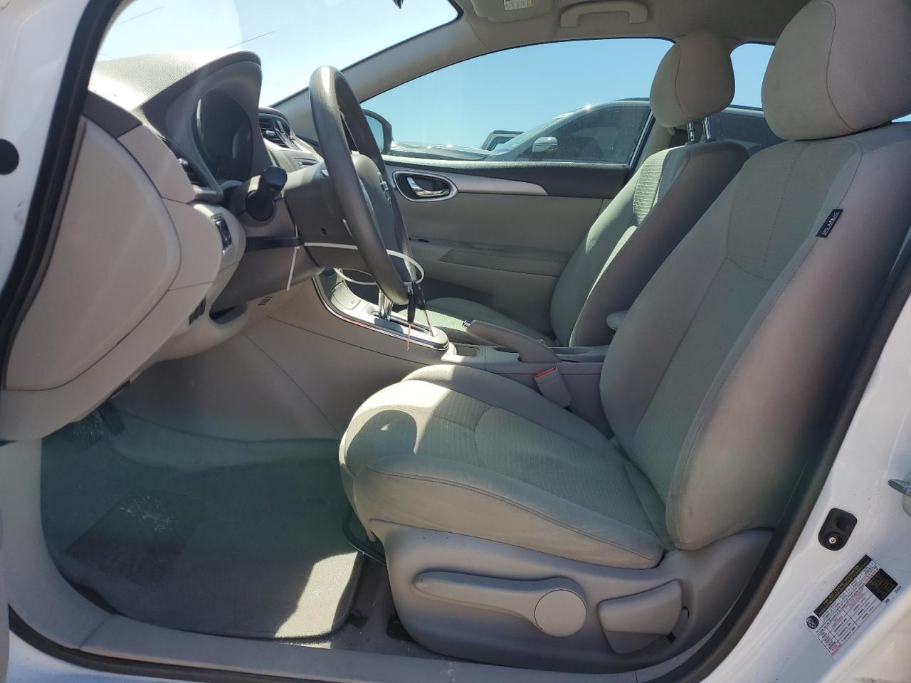 2014 Nissan Sentra - Image 7