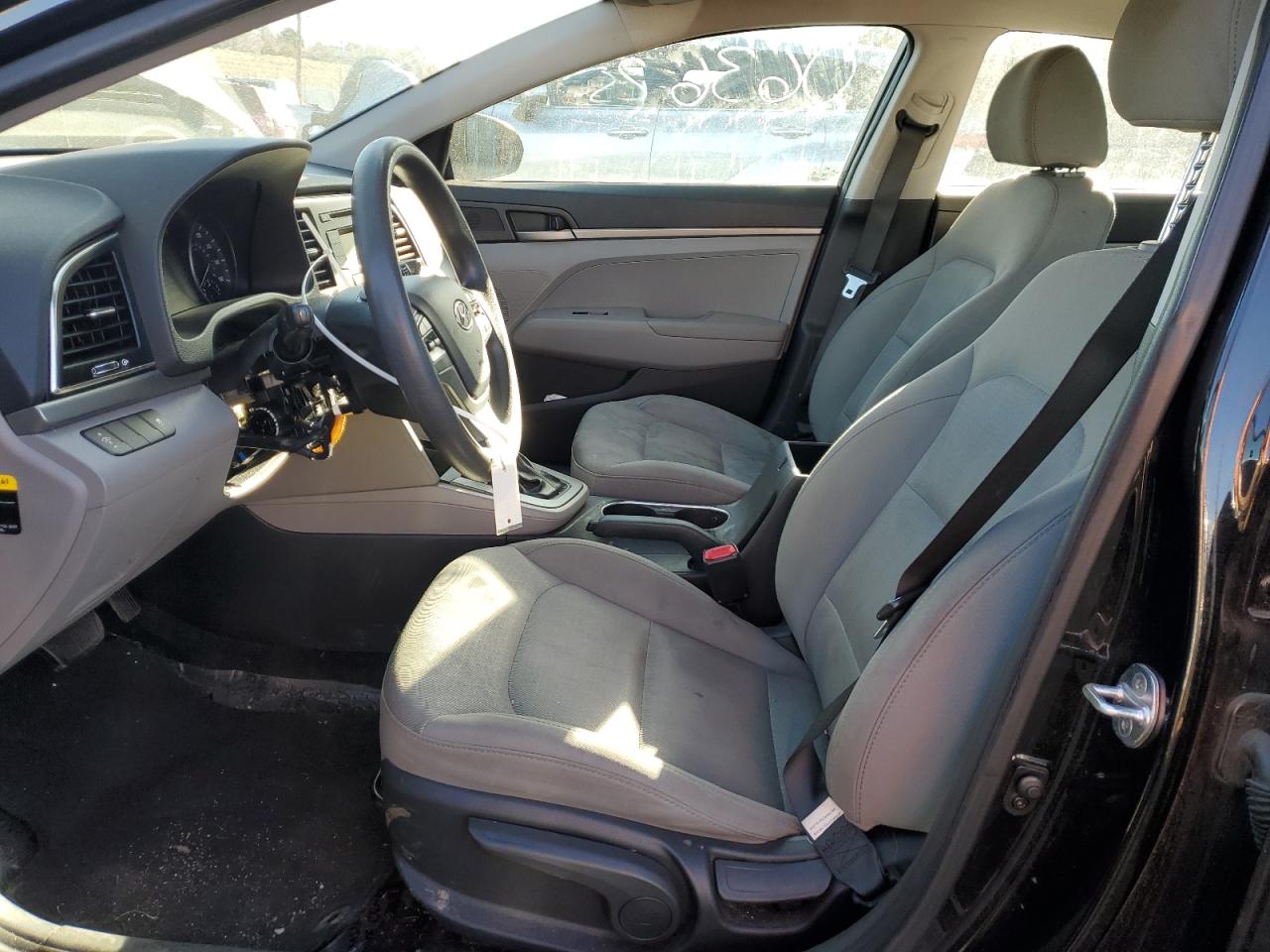 2017 Hyundai Elantra - Image 7
