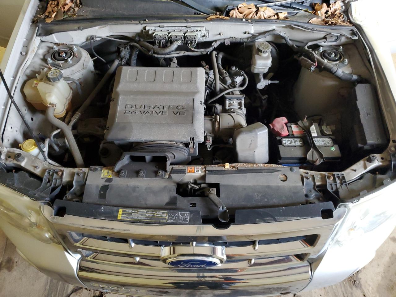 2010 Ford Escape - Image 12