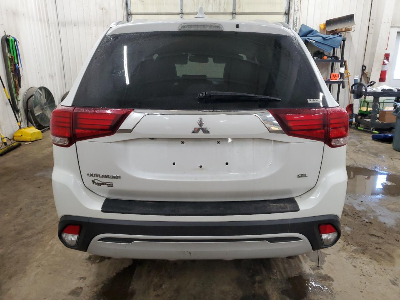 2020 Mitsubishi Outlander - Image 6
