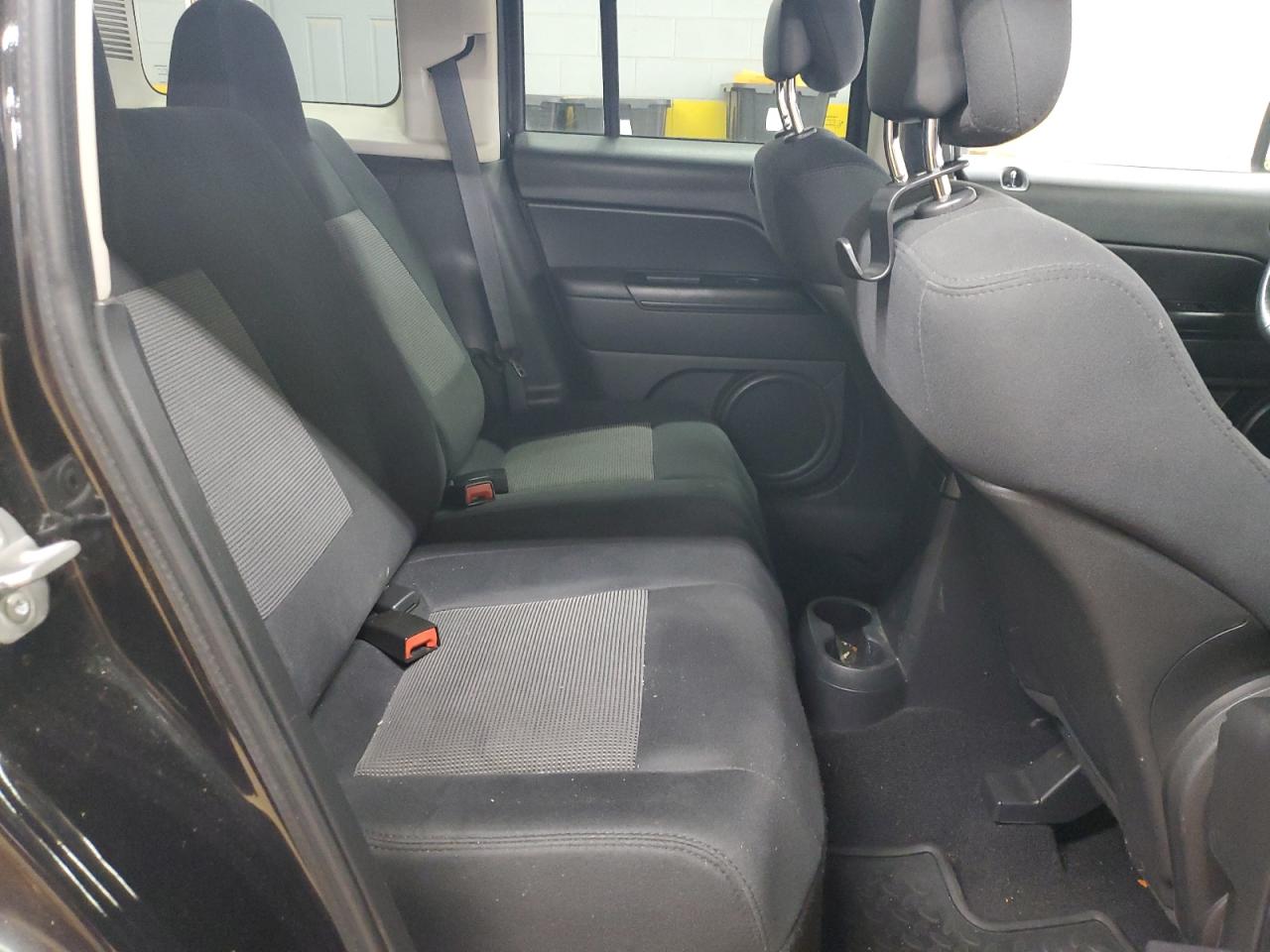 2011 Jeep Liberty (Patriot) - Image 11