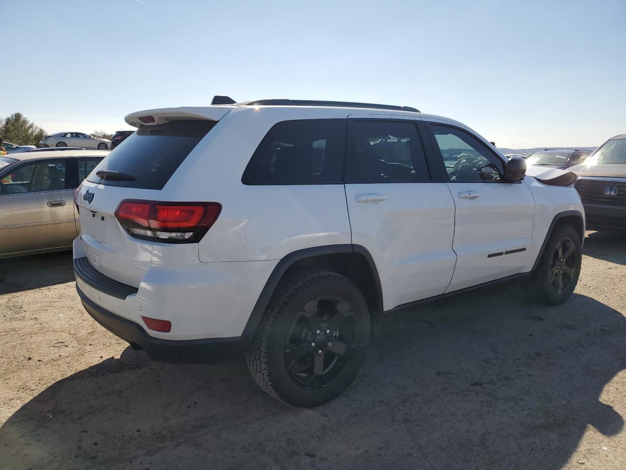 2019 Jeep Grand Cherokee - Image 3