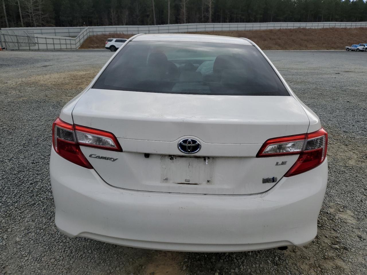 2014 Toyota Camry - Image 6