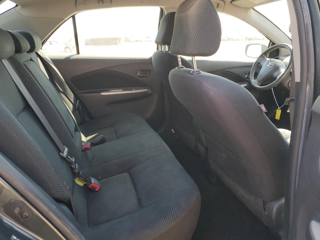 2010 Toyota Yaris - Image 10