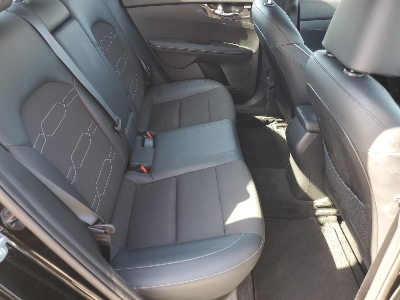 2023 Kia Forte - Image 10