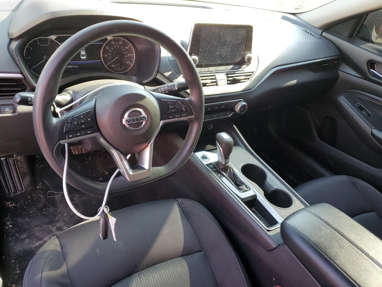 2020 Nissan Altima - Image 8
