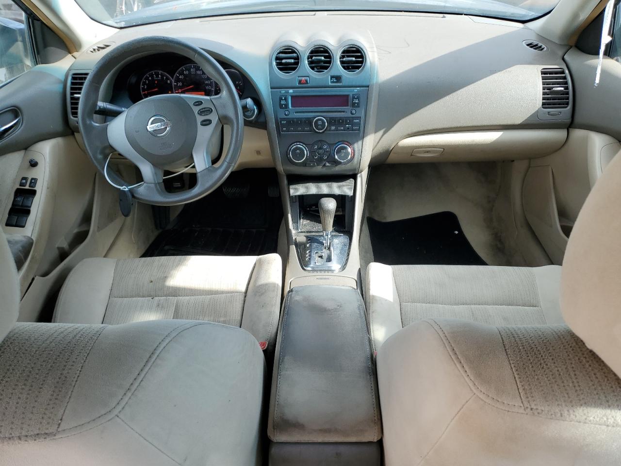 2010 Nissan Altima - Image 8