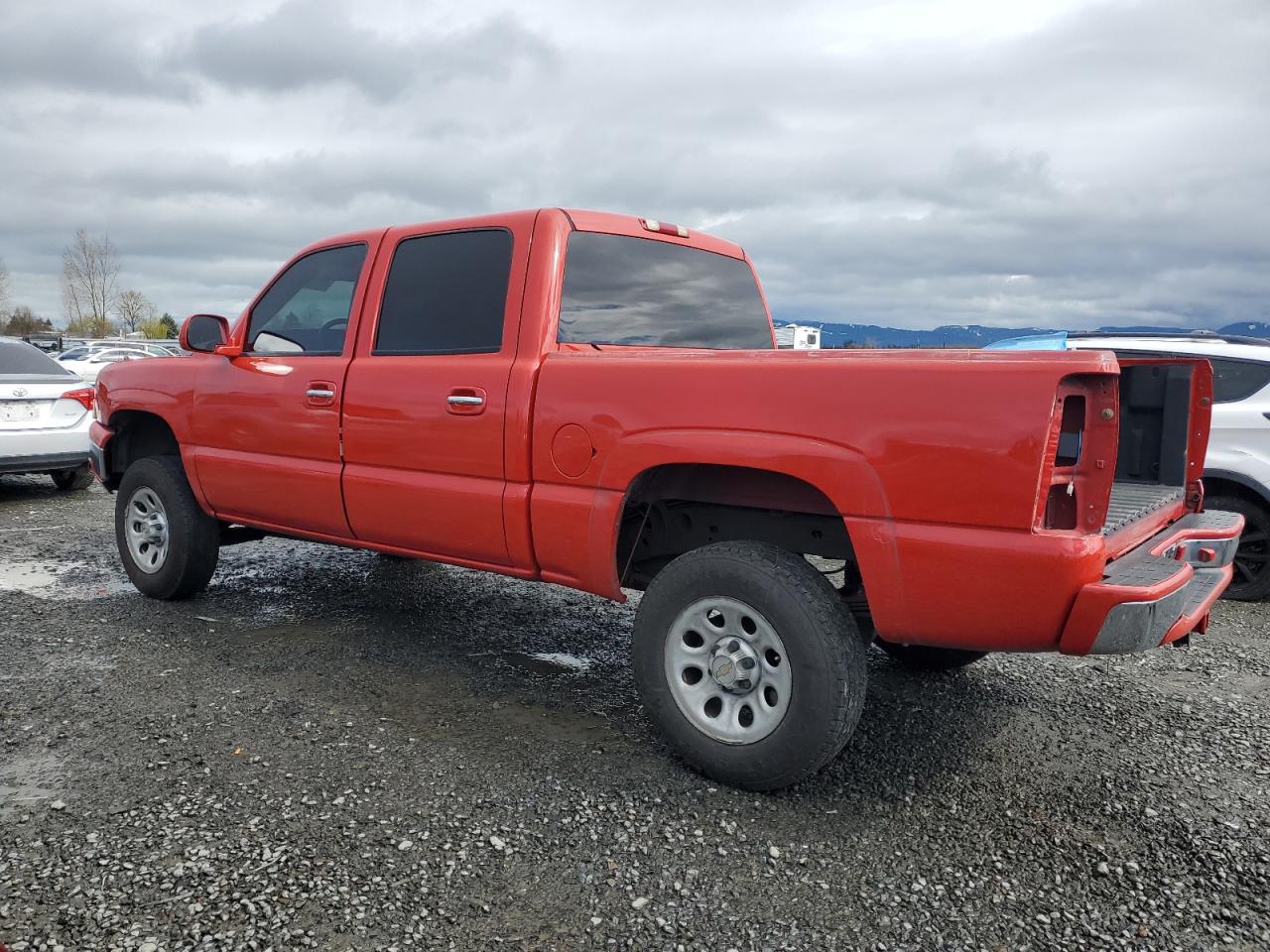 2004 Chevrolet Silverado - Image 2