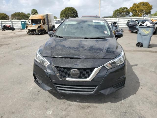  NISSAN VERSA 2021 Czarny