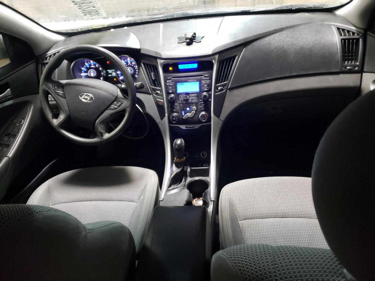 2012 Hyundai Sonata - Image 8