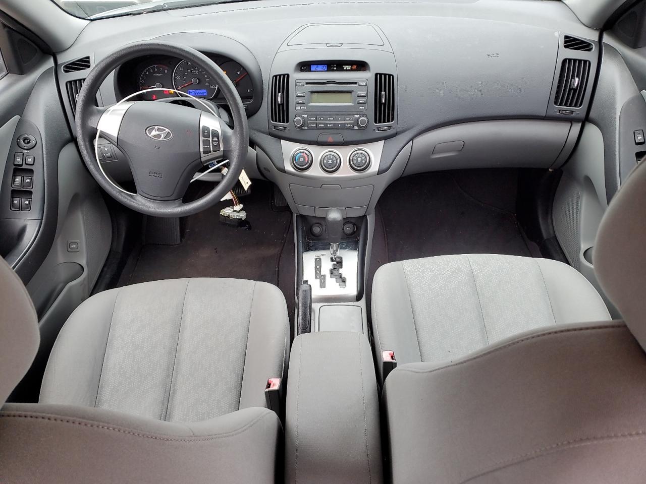 2010 Hyundai Elantra - Image 8