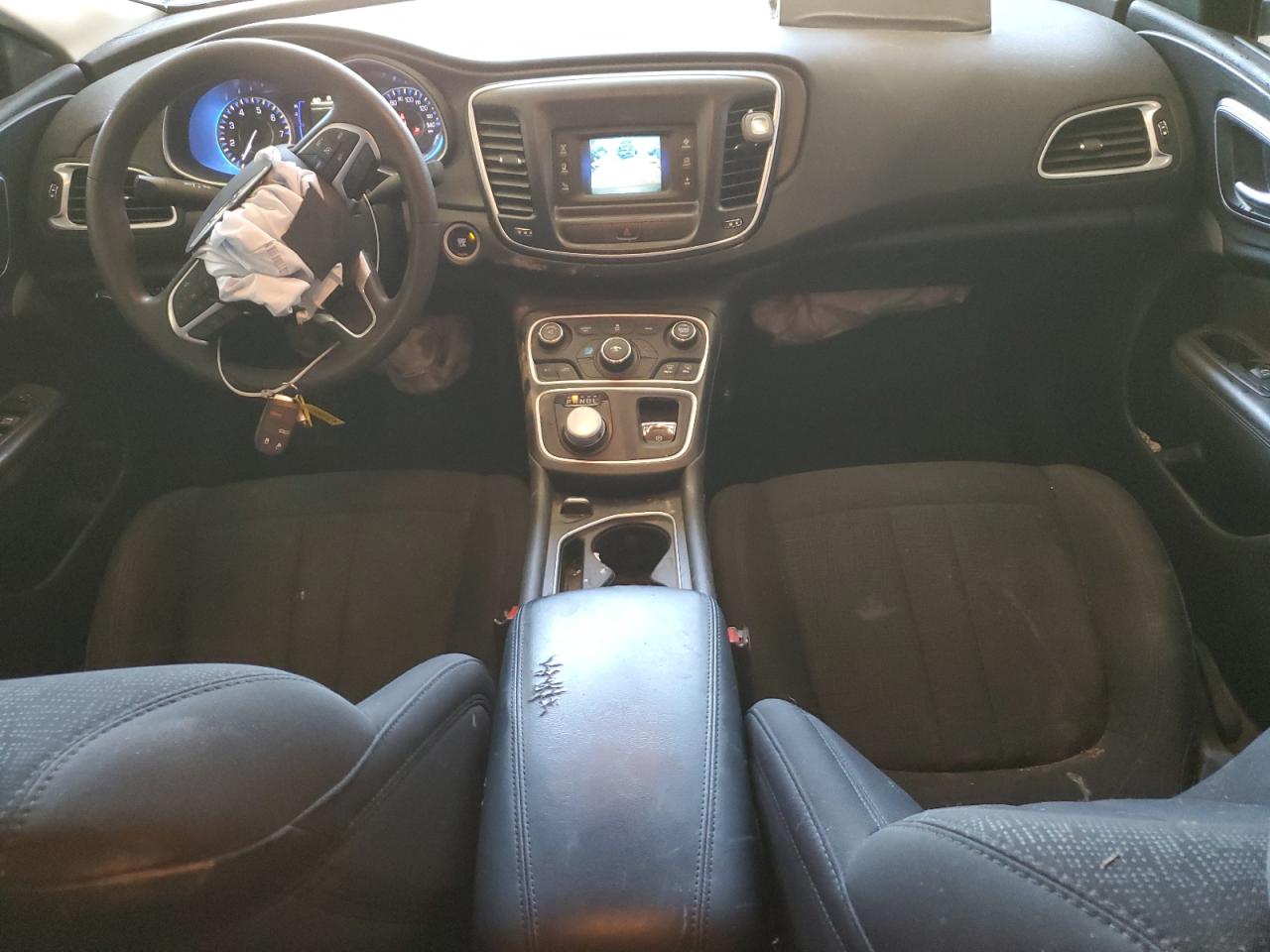 2016 Chrysler 200 - Image 8