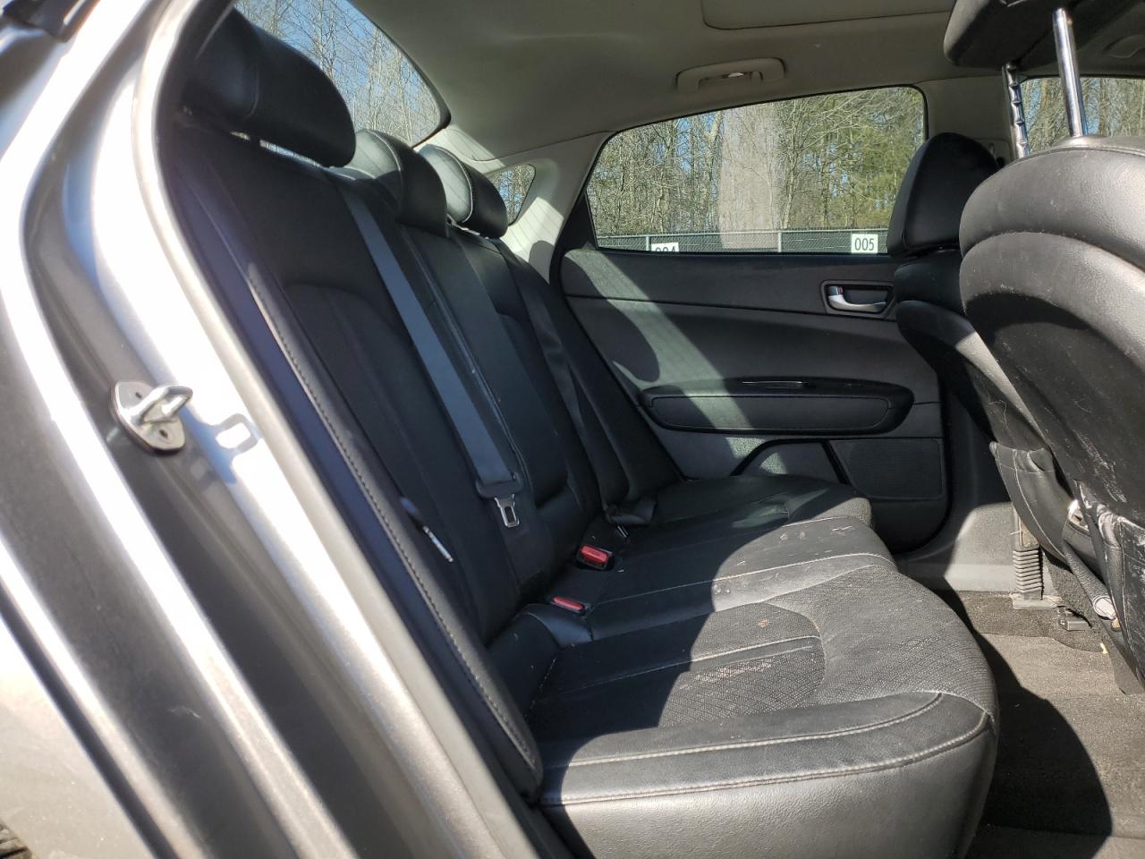 2019 Kia Optima - Image 10