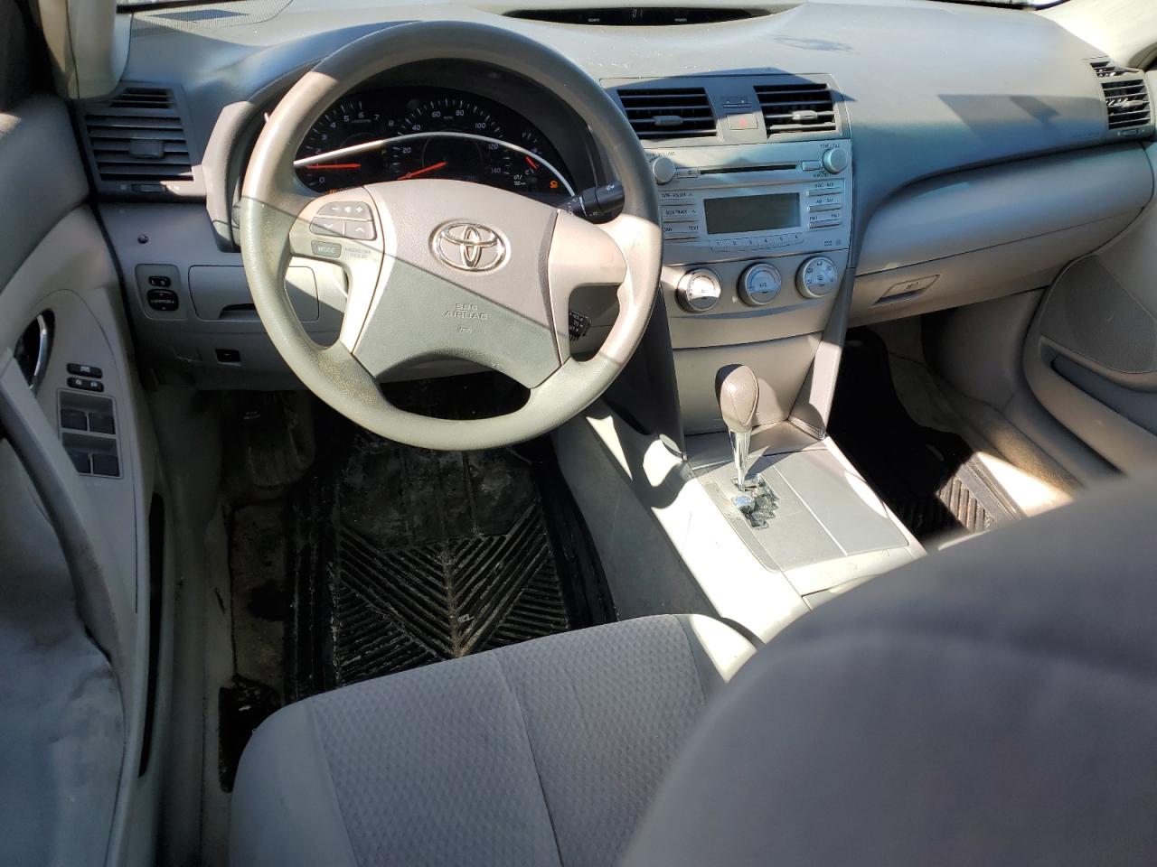 2011 Toyota Camry - Image 8