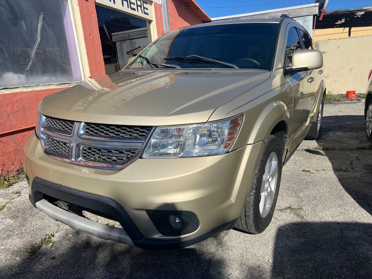 2011 Dodge Journey - Image 2
