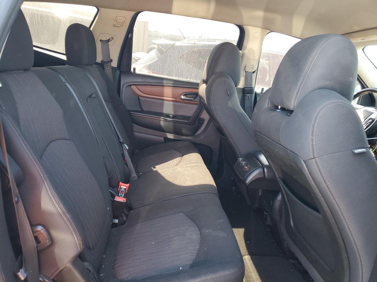 2015 Chevrolet Traverse - Image 11