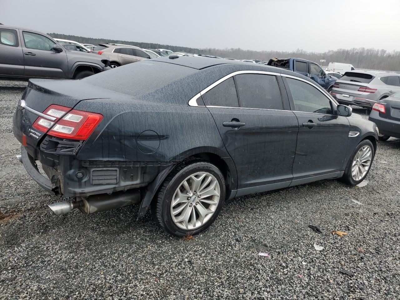 2015 Ford Taurus - Image 3