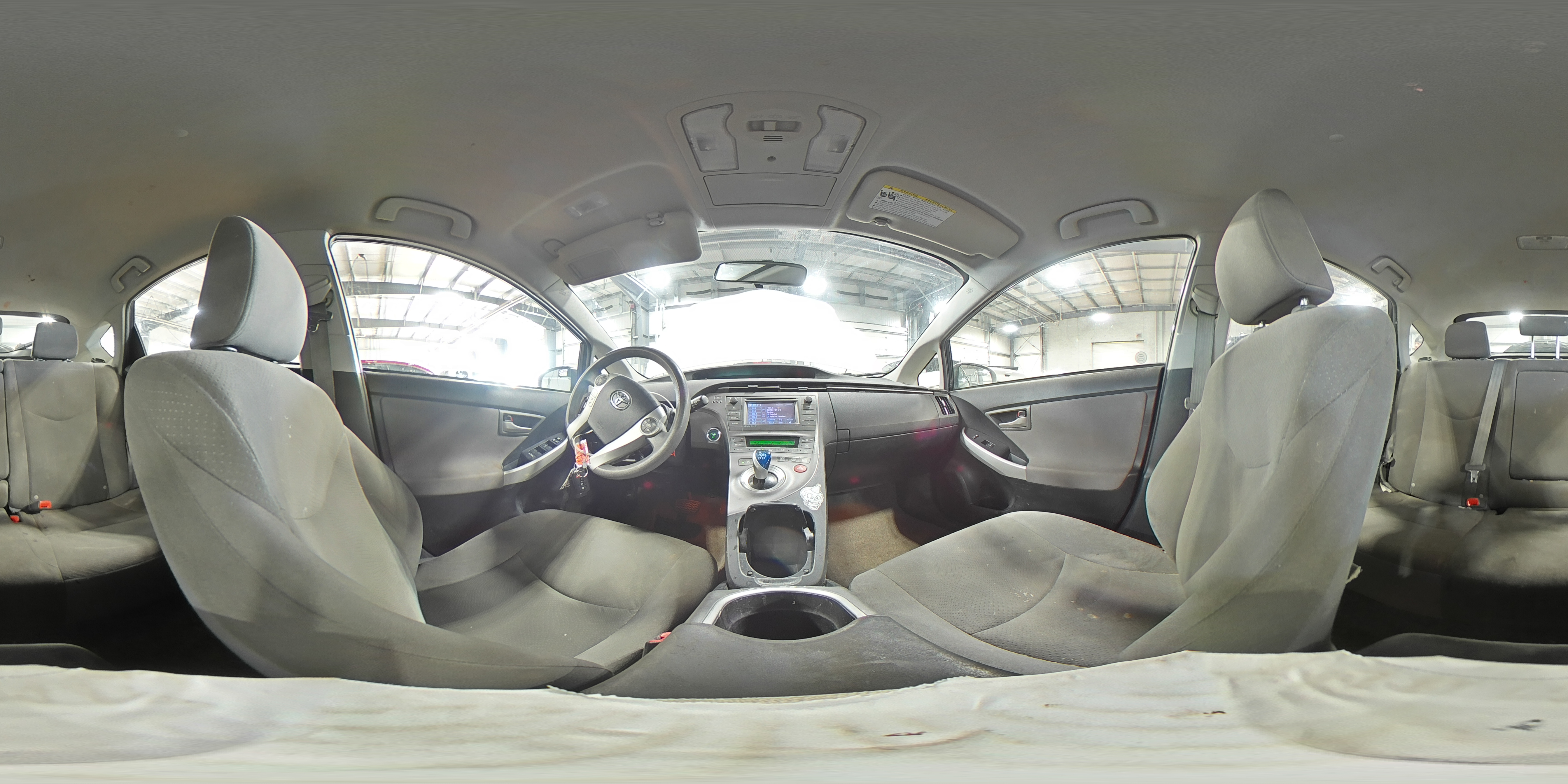 2013 Toyota Prius - Image 15