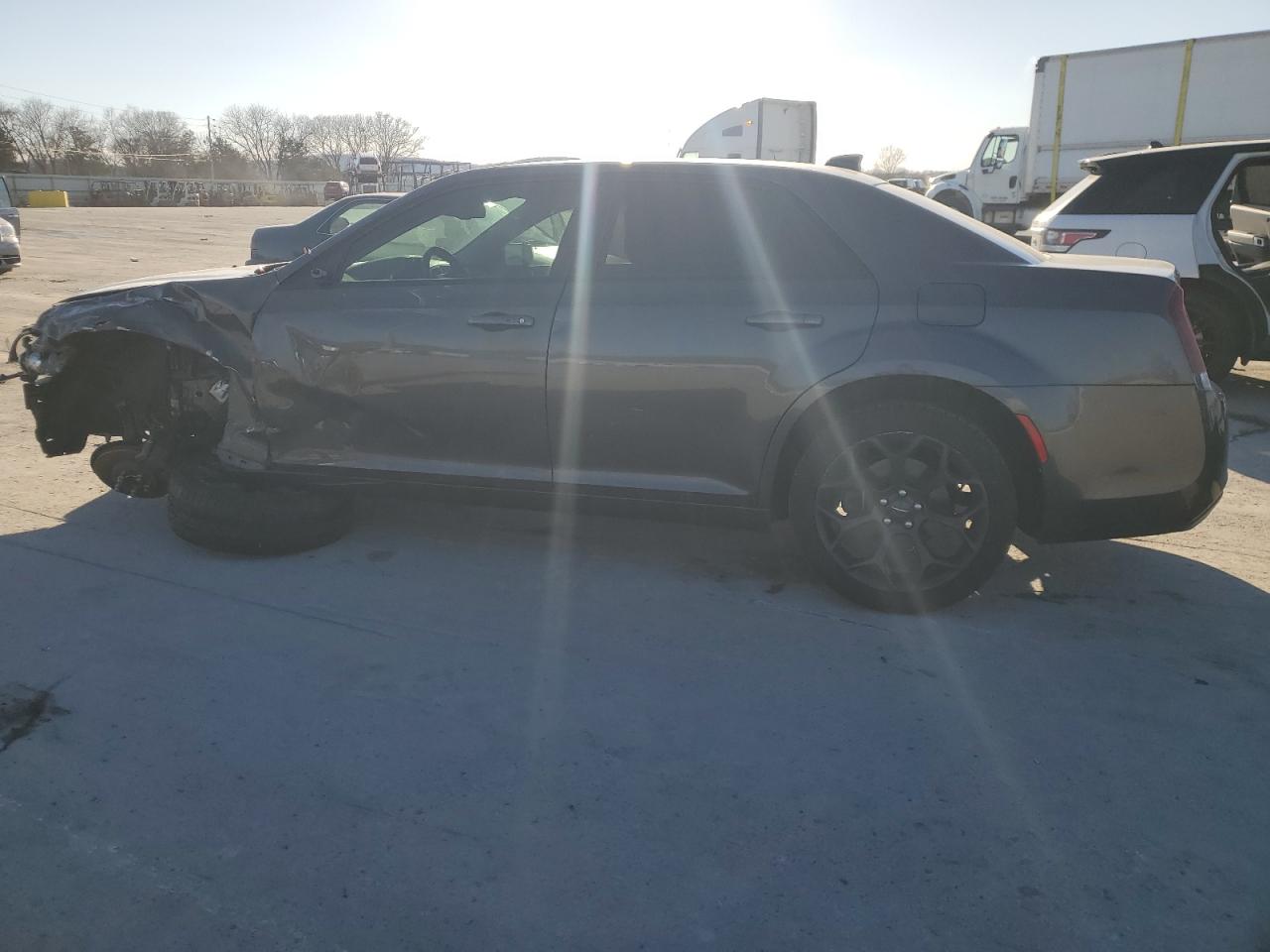 2019 Chrysler 300 - Image 2