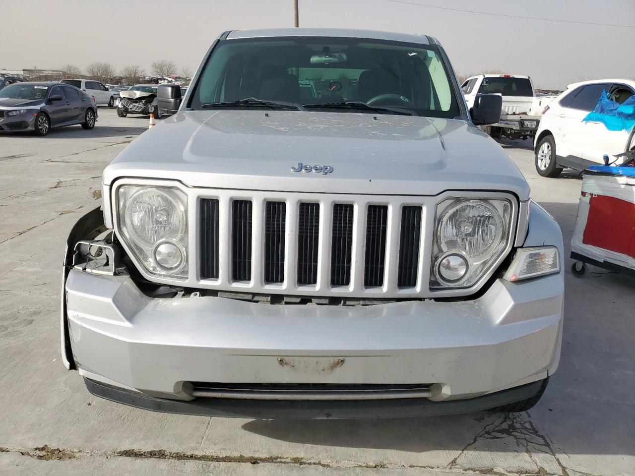 2011 Jeep Liberty (North America) - Image 5