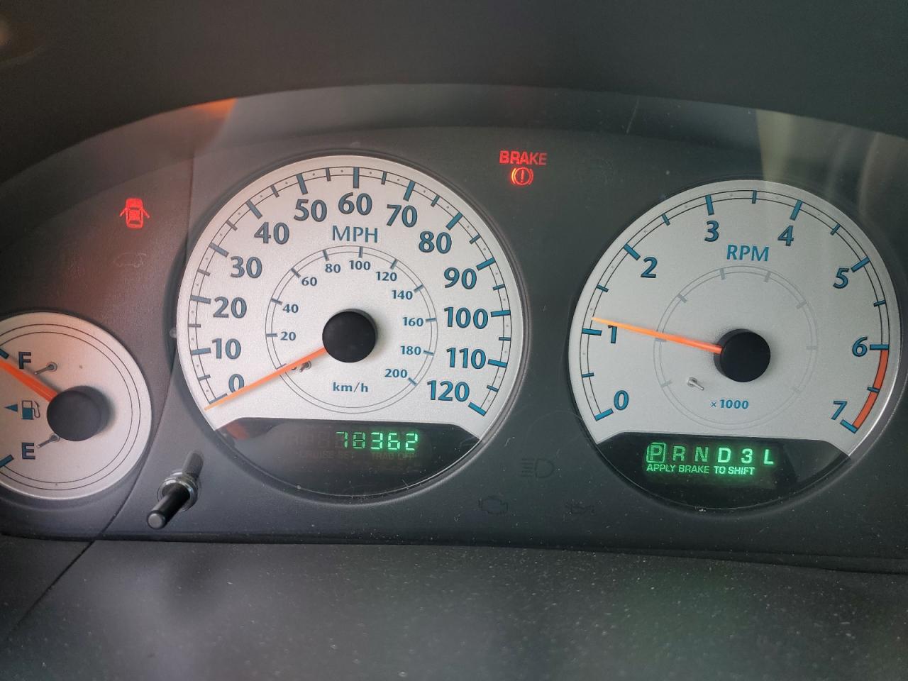 2006 Chrysler Town & Country - Image 9