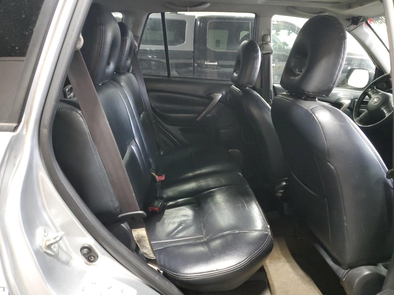 2005 Toyota RAV 4 - Image 11