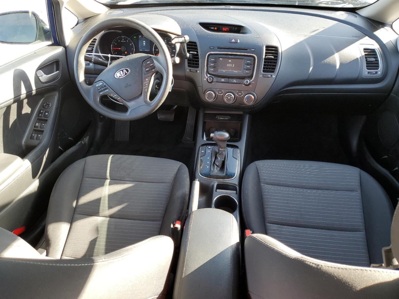 2017 Kia Forte - Image 8