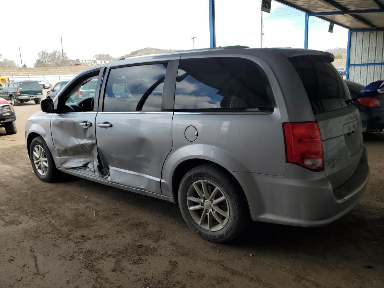 2018 Dodge Caravan - Image 2